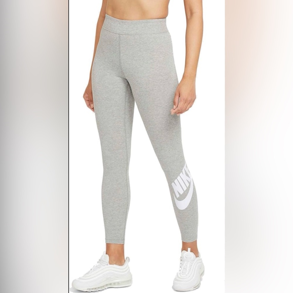 Nike Sportswear essential women’s high-waisted leggings XS